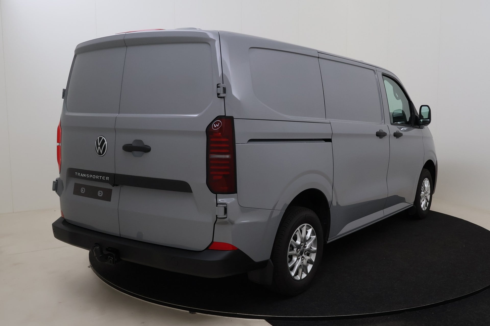 Volkswagen Transporter T7 Fourgon 3100 mm 2.0 TDI 150 hp Aut.8 photo
