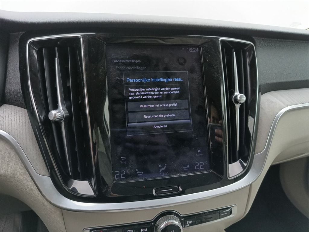 Volvo V60 B4 D Inscription Aut. 5d photo