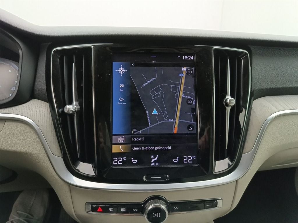 Volvo V60 B4 D Inscription Aut. 5d photo