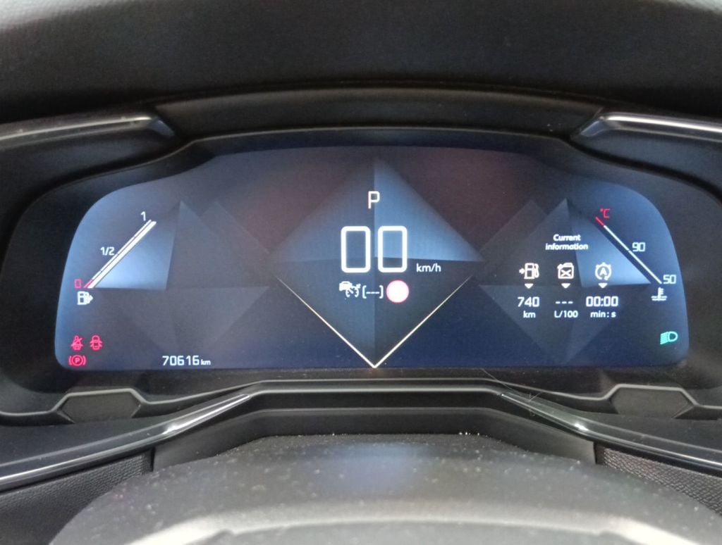 DS 7 Crossback 1.6 PureTech 180 Automatic Be Chic 5d photo