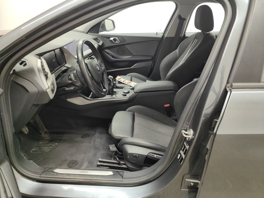 BMW 1 Reeks Hatch 116d (85 kW) 5d photo