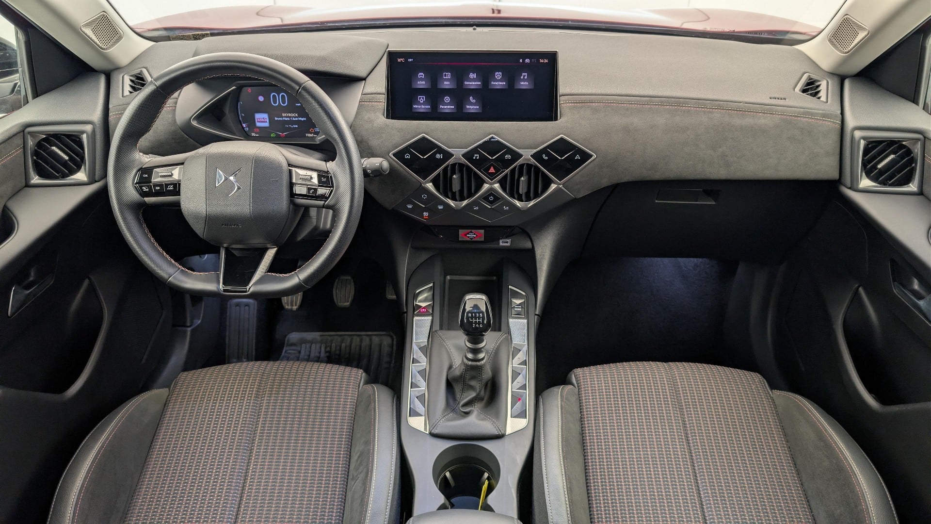 DS DS 3 PureTech 100 BVM6 Performance Line photo