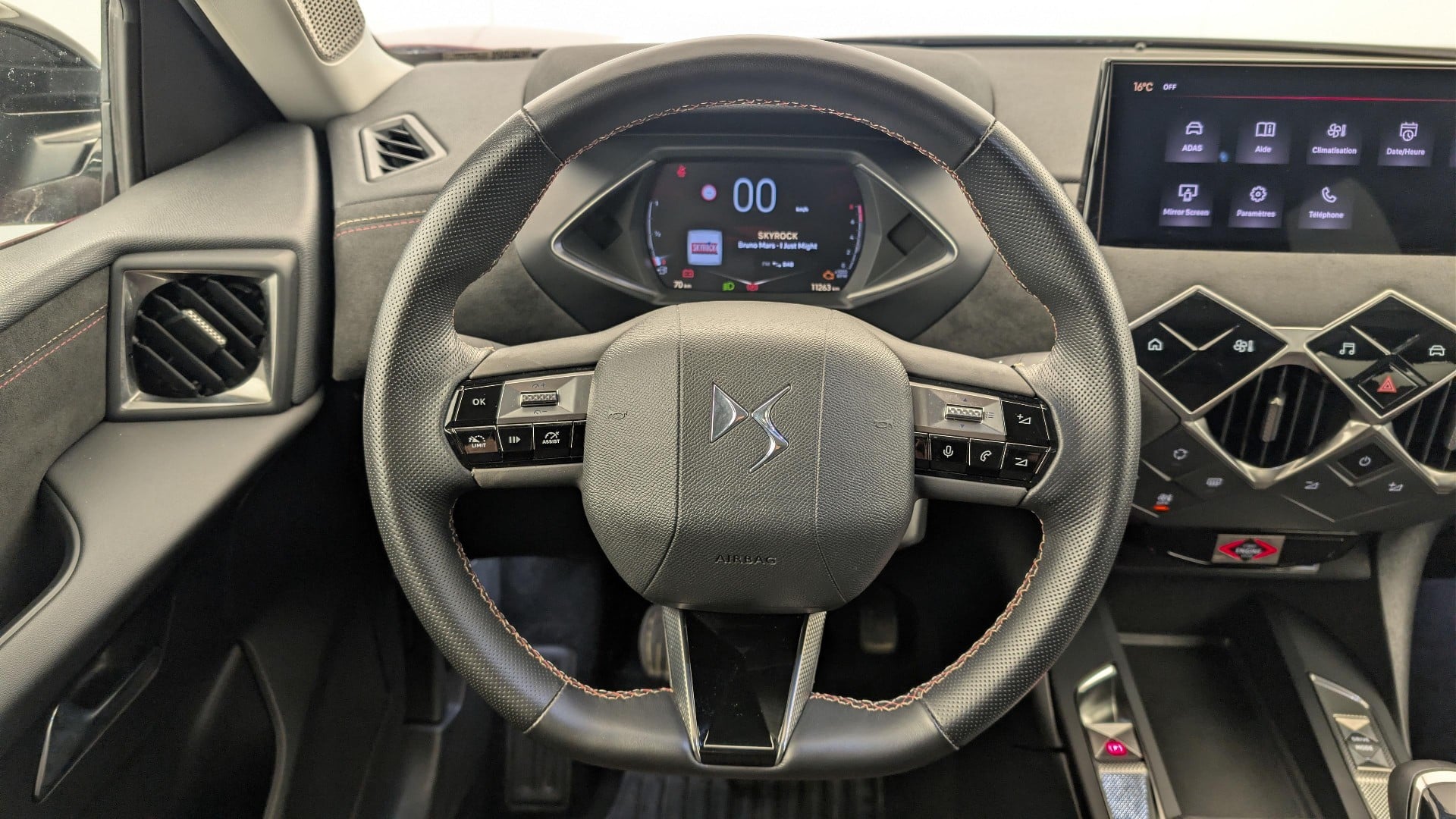 DS DS 3 PureTech 100 BVM6 Performance Line photo