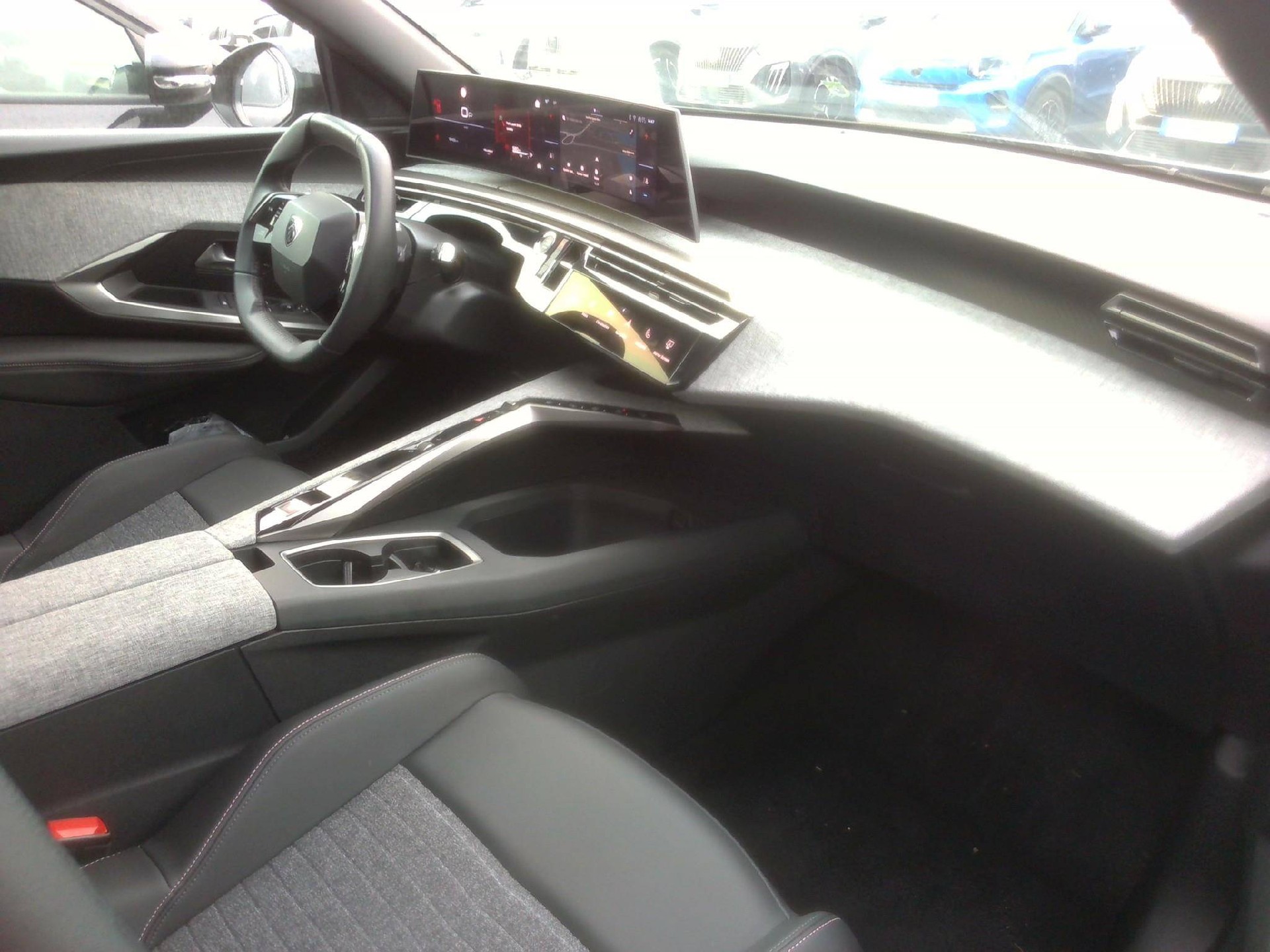 Peugeot 3008 Allure 3008 Hybrid 136 e-DCS6 photo