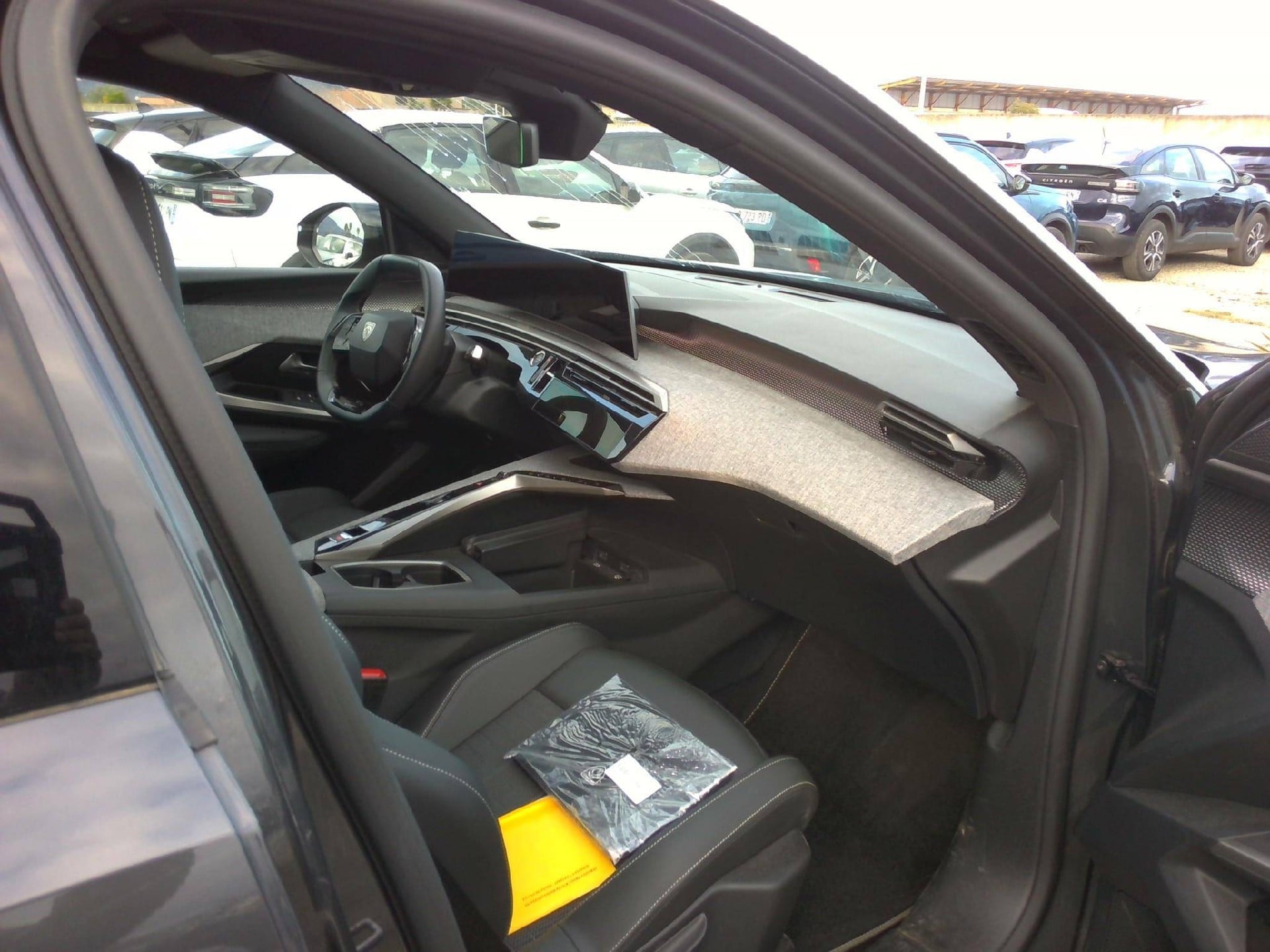 Peugeot 3008 GT 3008 Hybrid 145 e-DCS6 photo