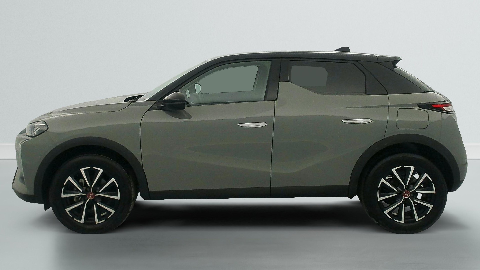DS DS 3 PureTech 100 BVM6 Performance Line photo