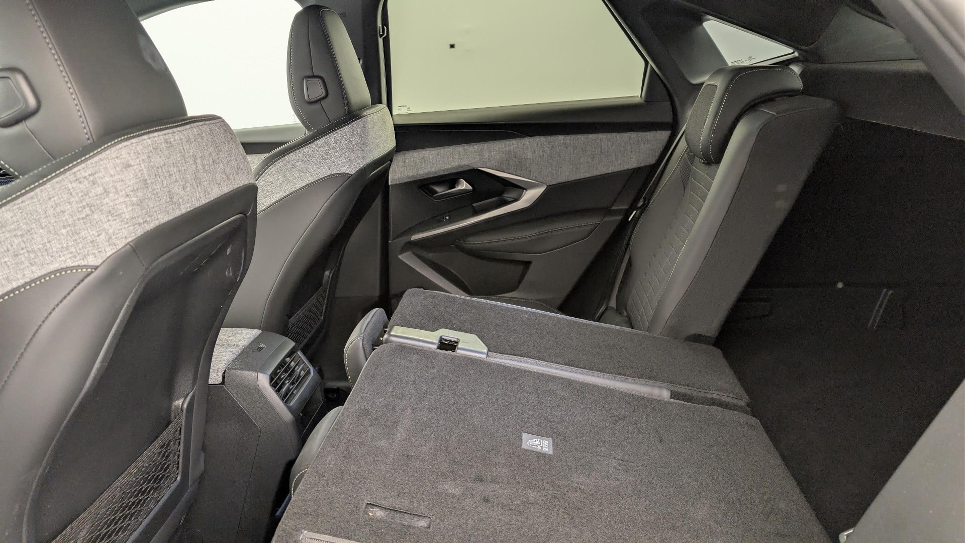 Peugeot 3008 Hybrid 145 e-DCS6 GT photo