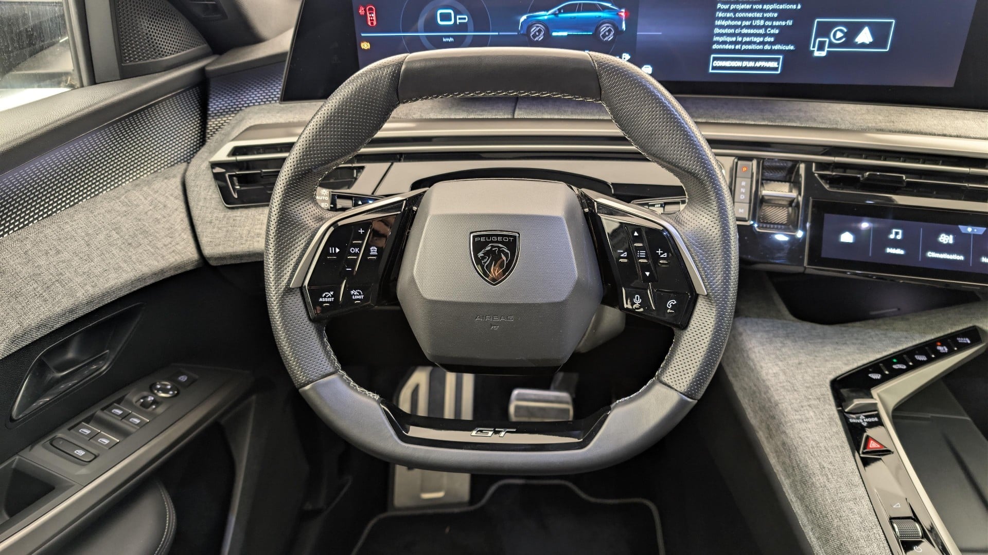 Peugeot 3008 Hybrid 145 e-DCS6 GT photo