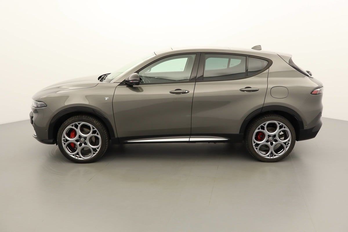 Alfa Romeo Tonale TI 1.3 Plug-in Hybrid Gasoline 284hp photo