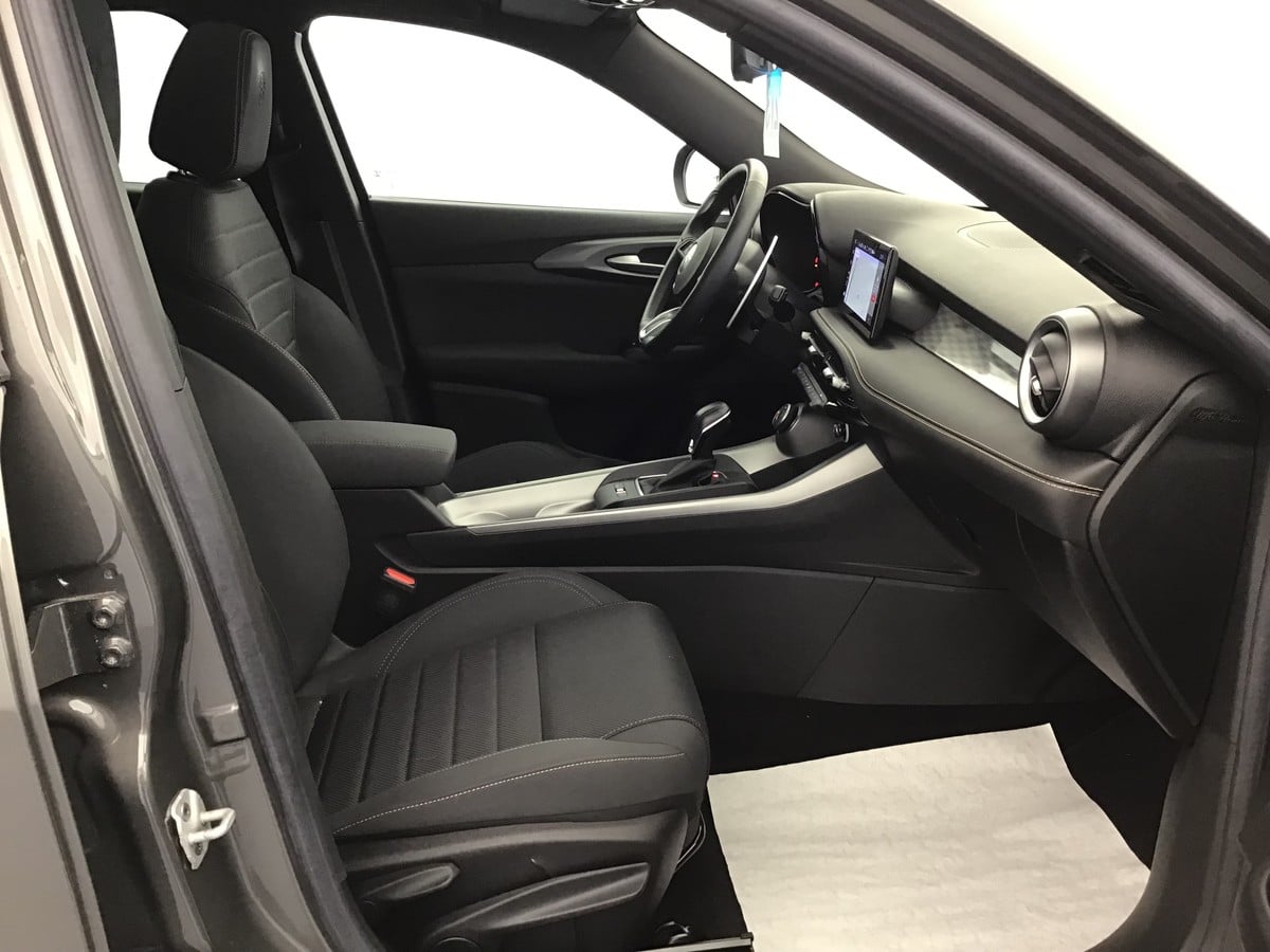 Alfa Romeo Tonale TI 1.3 Plug-in Hybrid Gasoline 284hp photo