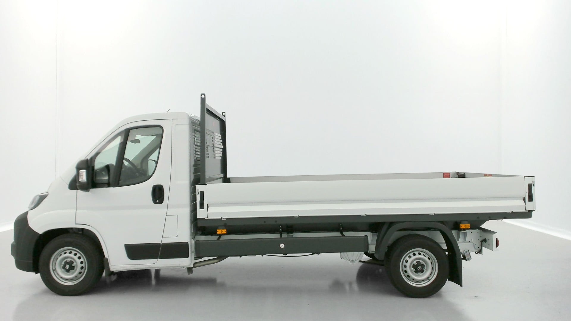 Fiat Ducato L3 Maxi 3.5t Plateau Ridelles 2.2L Diesel 140 hp photo