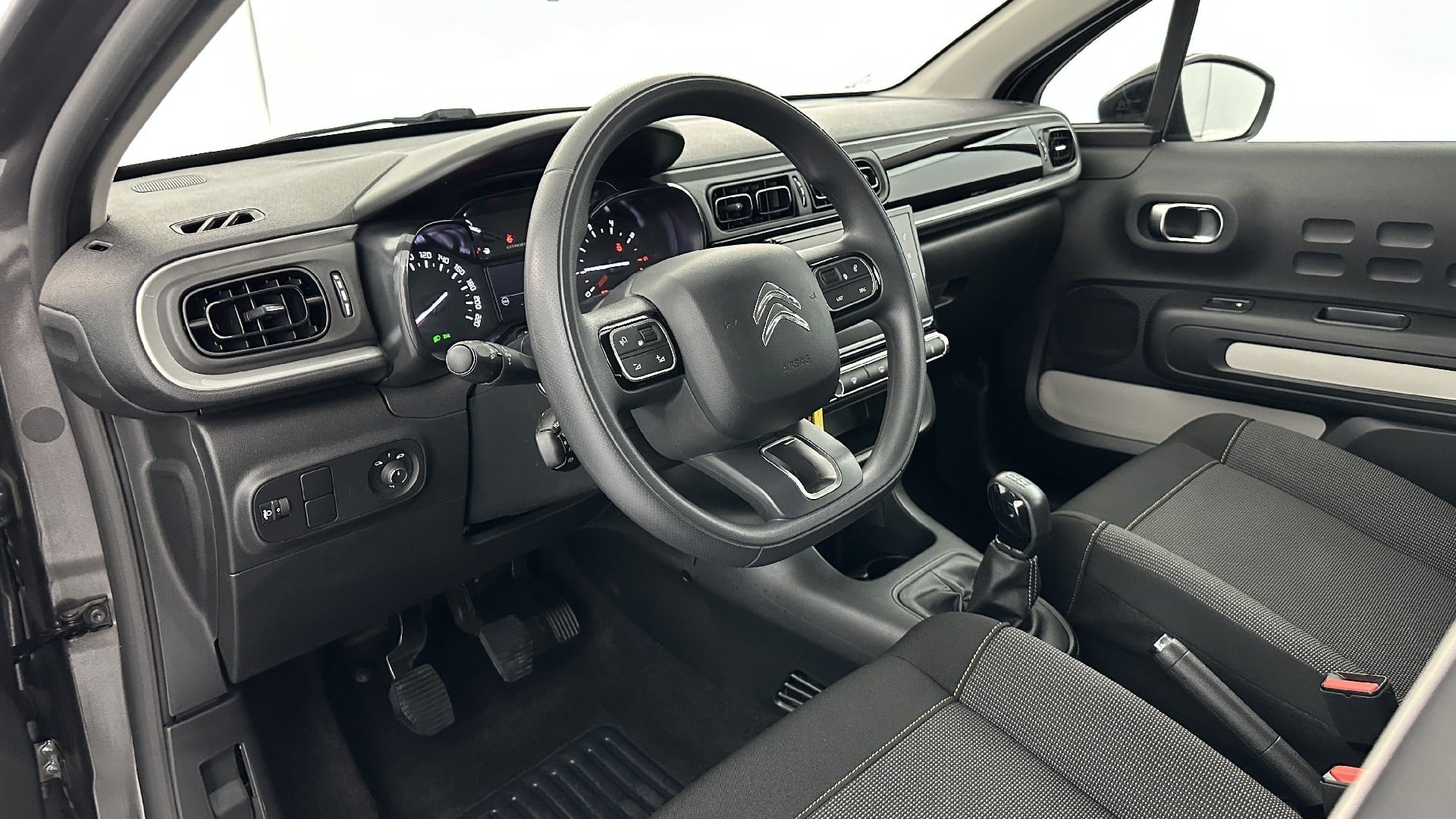 Citroen C3 Plus 1.2L PureTech 83 hp photo