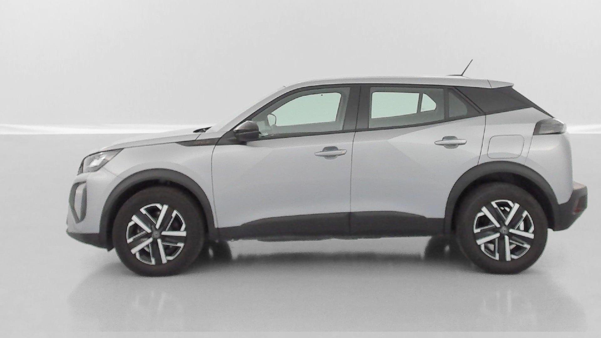 Peugeot 2008 Style II 1.2 Hybrid 145ch e-DCS6 photo