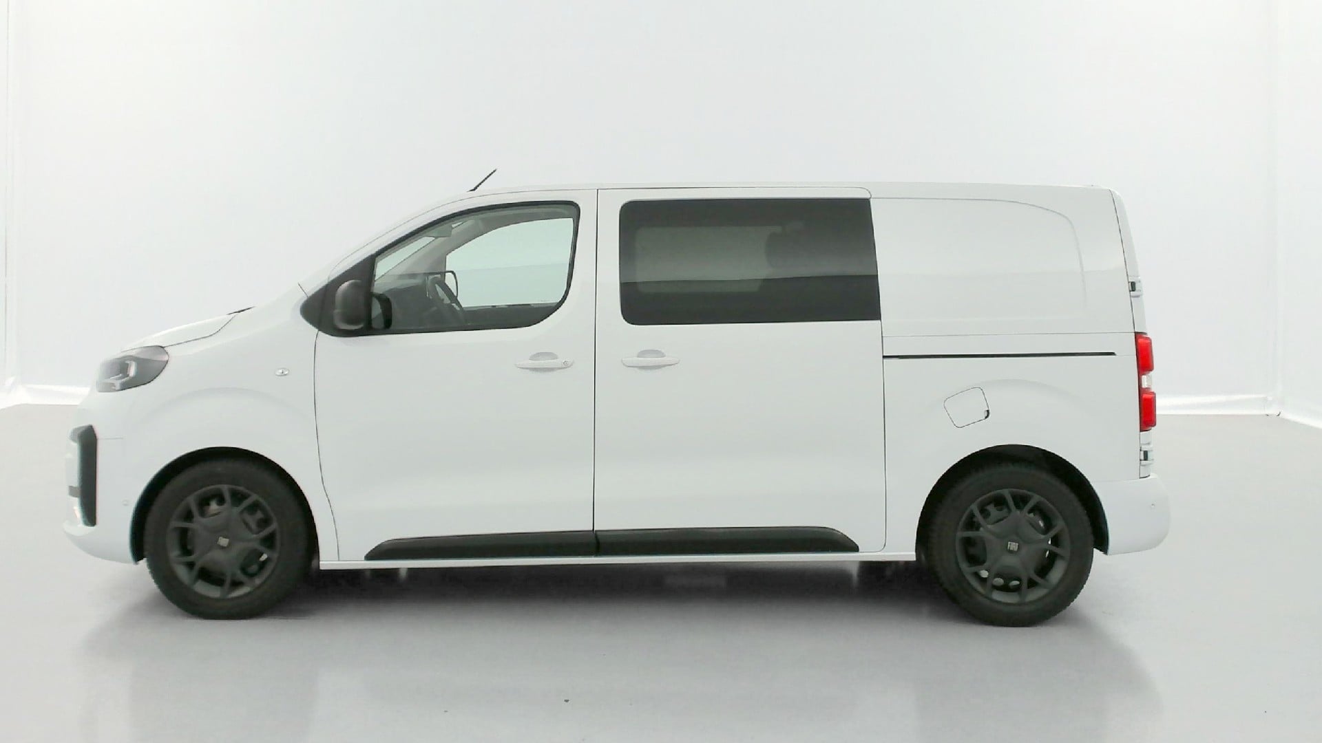 Fiat Scudo Pack Premium Connect 2.0 BlueHDi 180 photo