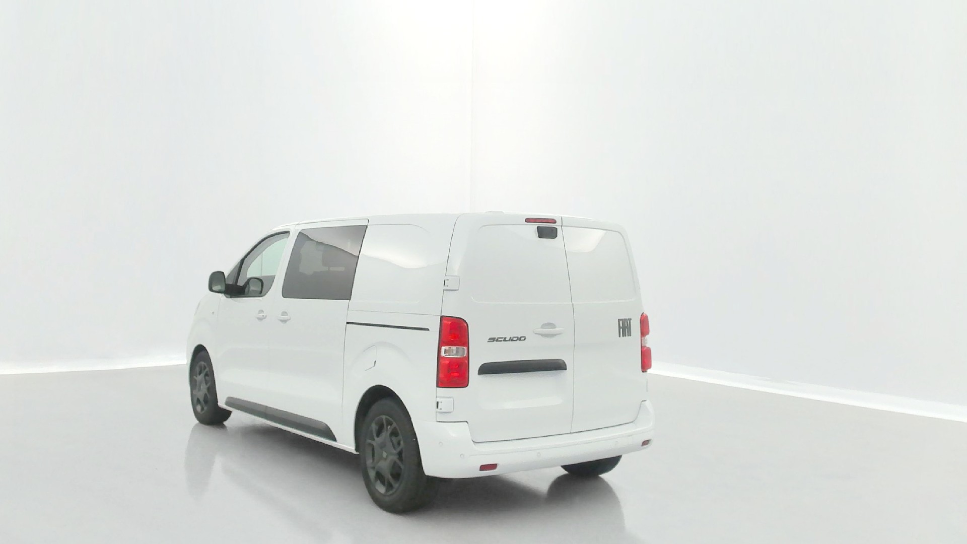 Fiat Scudo Pack Premium Connect 2.0 BlueHDi 180 photo