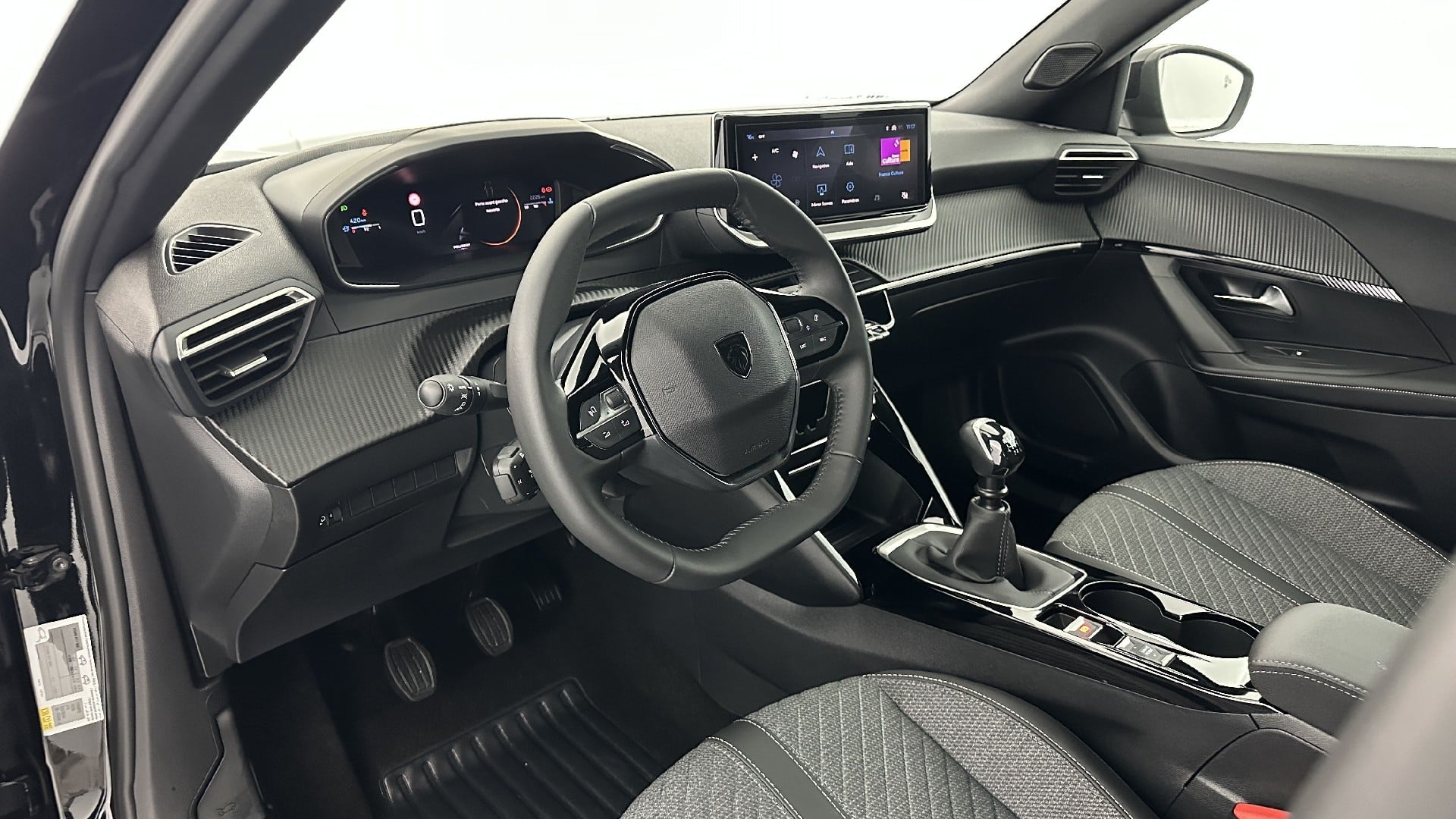 Peugeot 2008 Allure 1.2 PureTech 100ch photo
