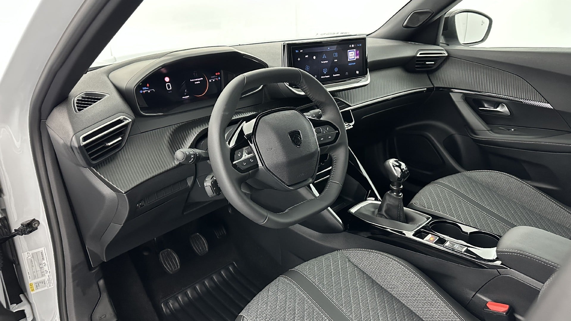 Peugeot 2008 Allure 1.2 PureTech 100ch photo