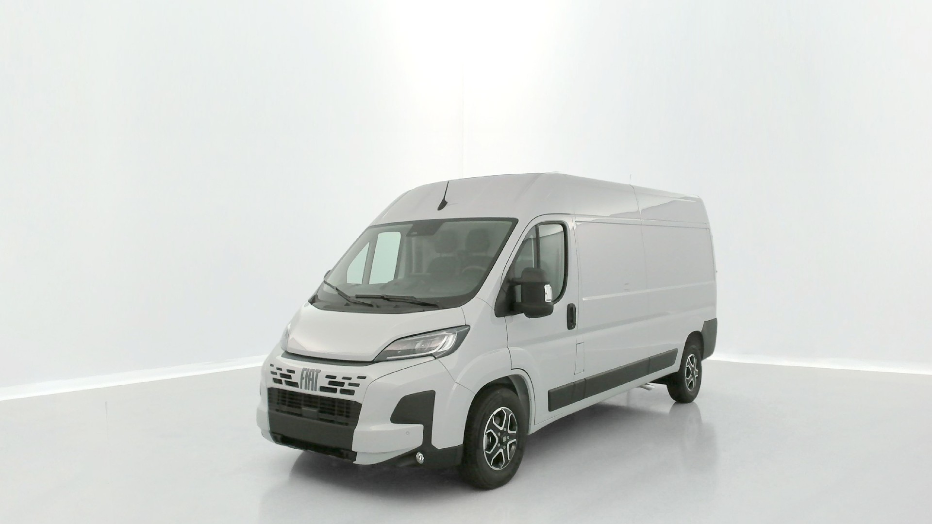 Fiat Ducato Maxi (L3H3) BVA8 2.2L Diesel 180ch photo
