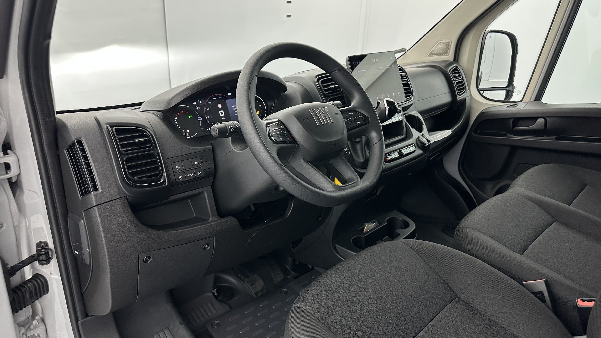 Fiat Ducato Maxi (L3H3) BVA8 2.2L Diesel 180ch photo