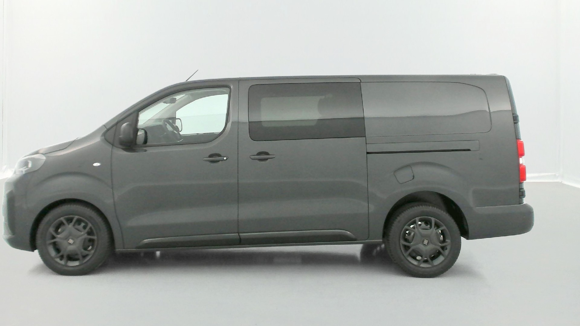 Fiat Scudo Pack Premium Connect 2.0 BlueHDi 180ch photo