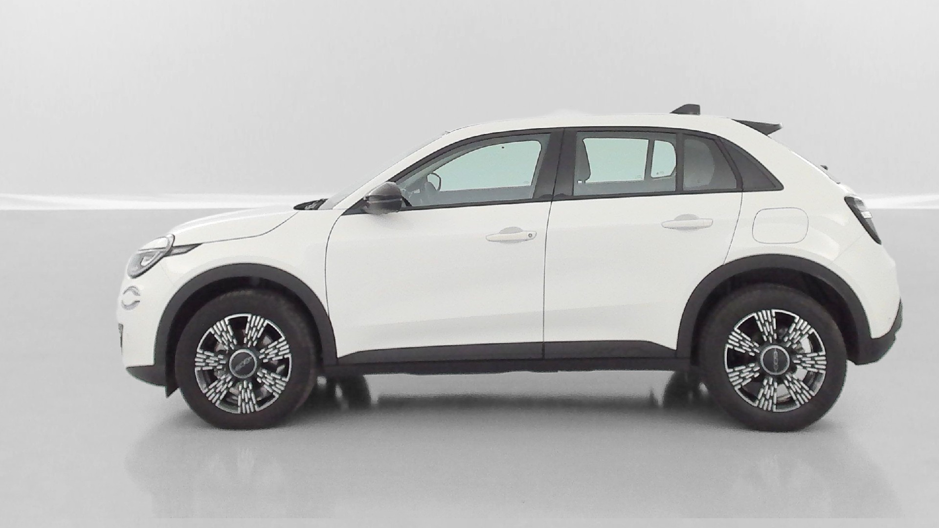 Fiat 600 Pop 1.2L Hybrid Turbo (145 hp) photo