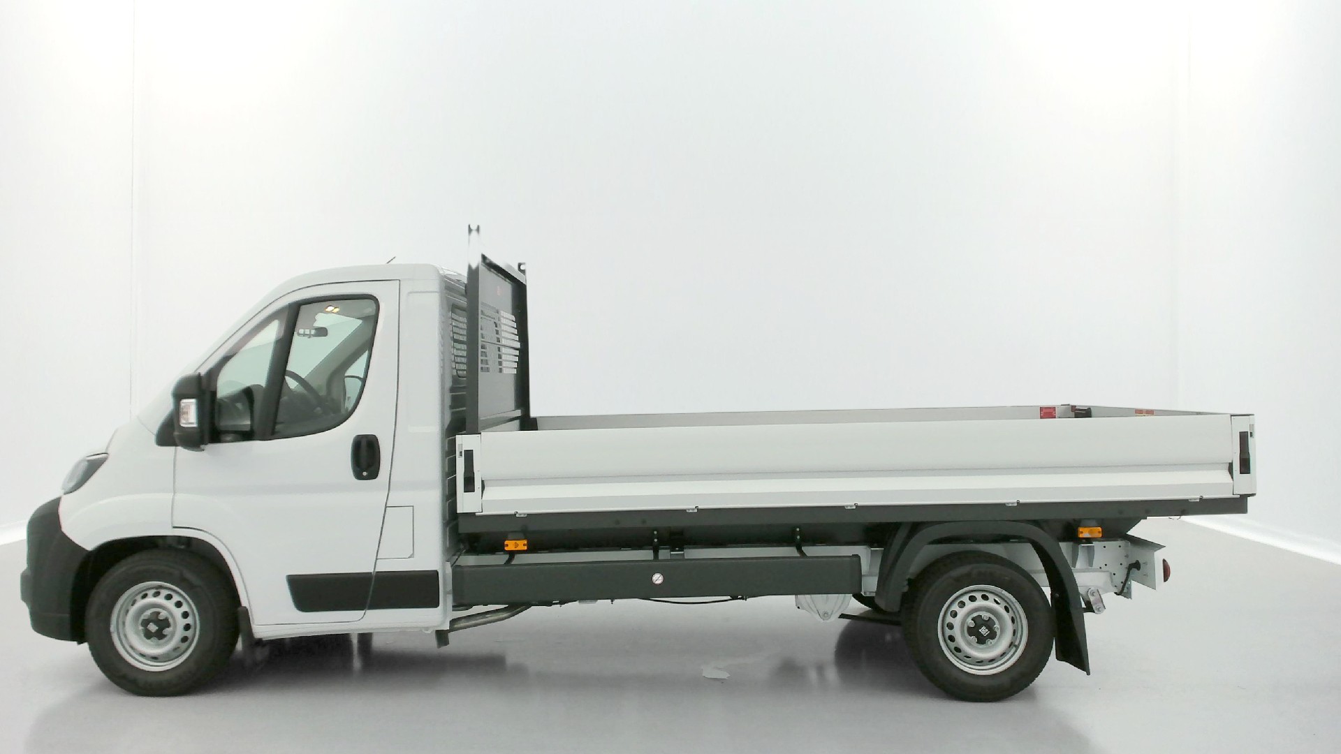 Fiat Ducato 3.5 L Maxi 140ch PLATEAU RIDELLES 2.2L Diesel 140 hp photo