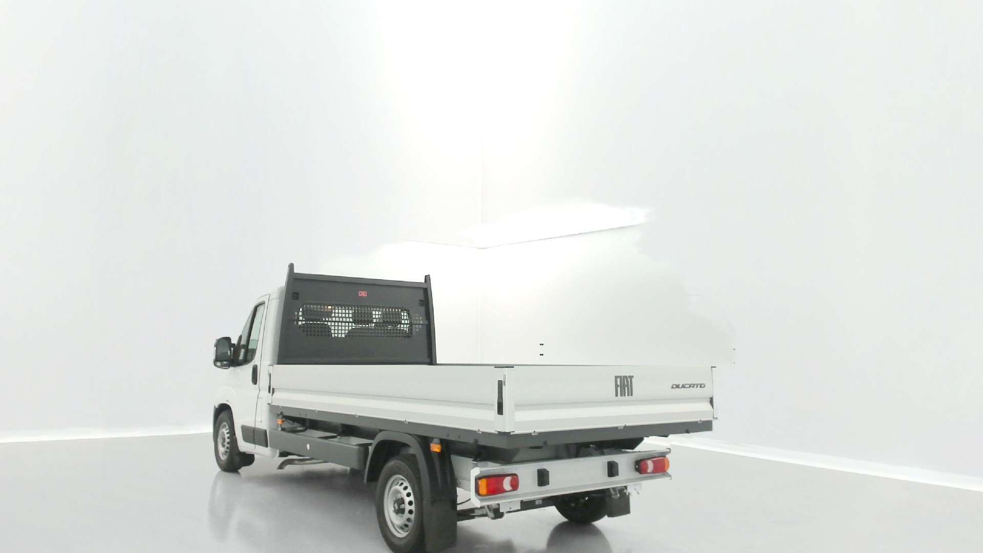 Fiat Ducato 3.5 L Maxi 140ch PLATEAU RIDELLES 2.2L Diesel 140 hp photo