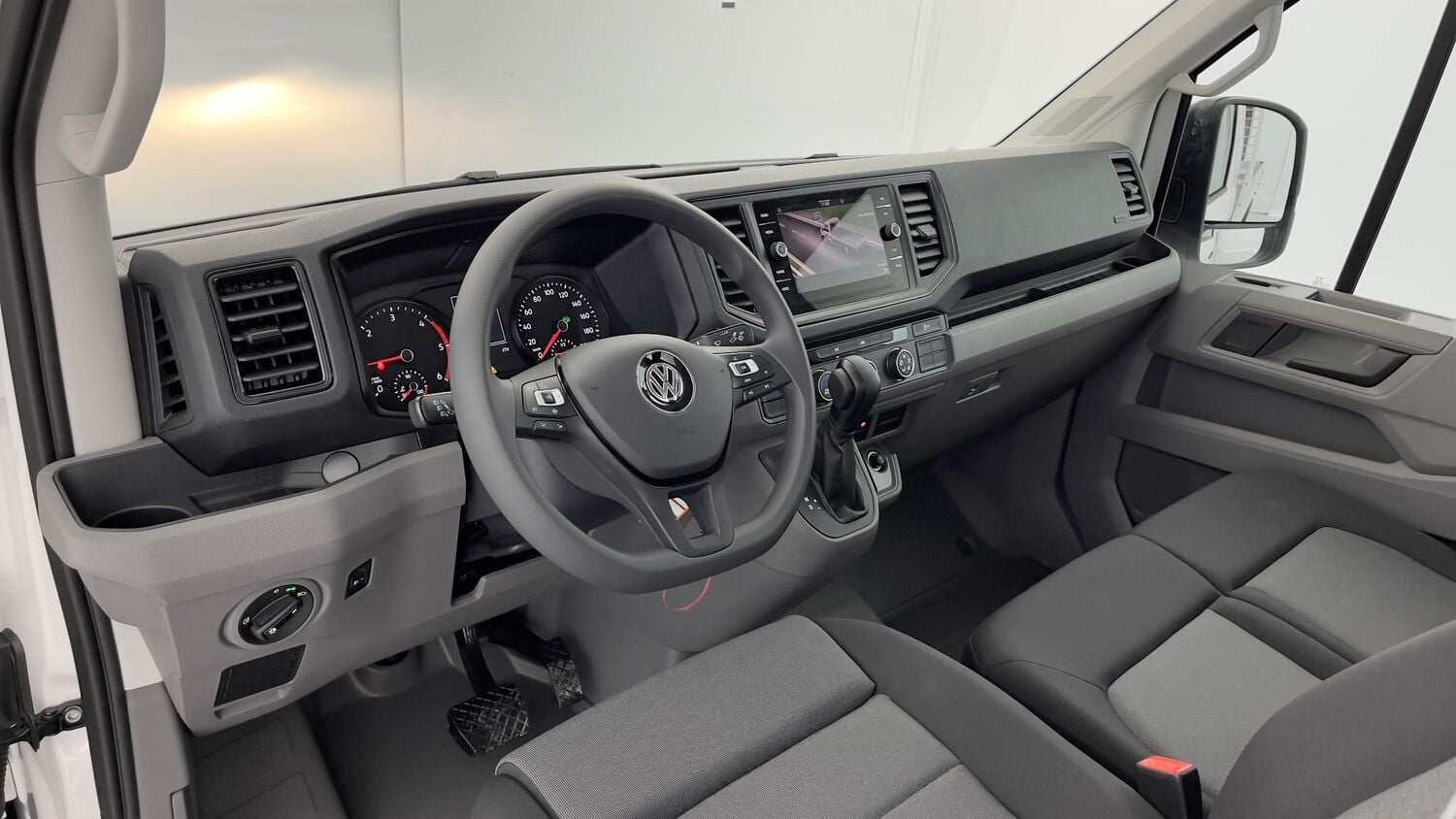 Volkswagen Crafter Business 2.0L TDI 163hp photo