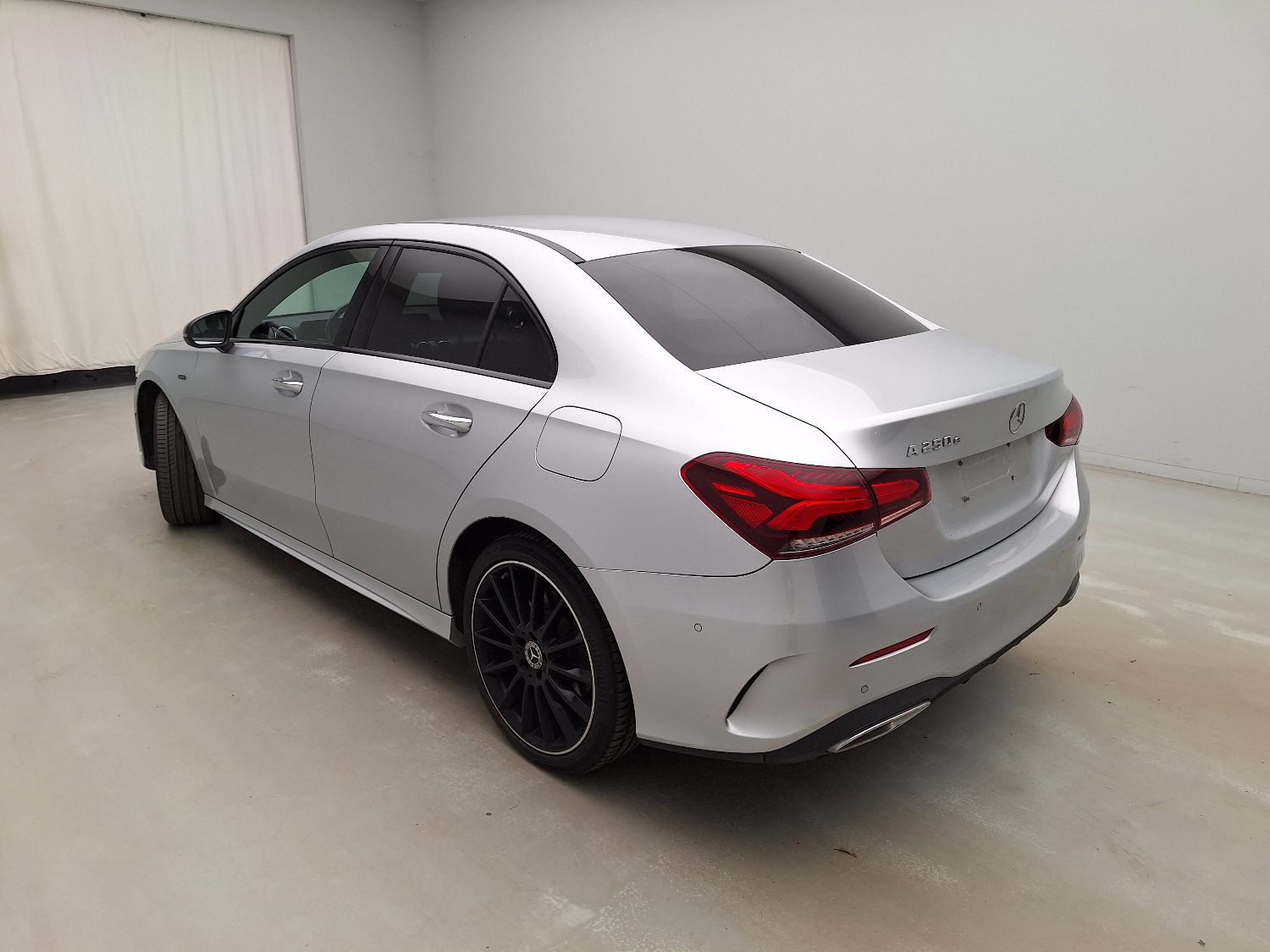 Mercedes, A-Class Ber '18 PHEV, Mercedes-Benz A-Klasse Limousine A 250 e 4d photo