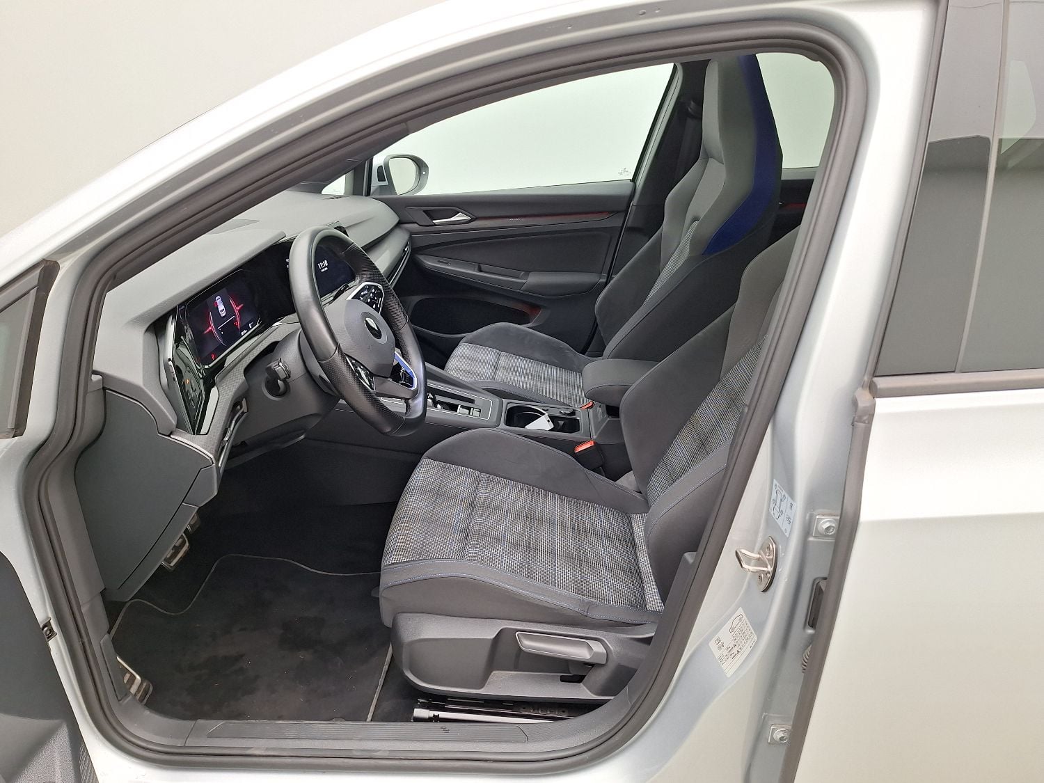 VW, Golf VIII '20 PHEV, Volkswagen Golf VIII 1.4 eHybrid GTE DSG 5d photo