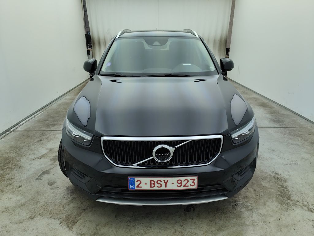 Volvo XC40 T2 Momentum Pro 5d photo