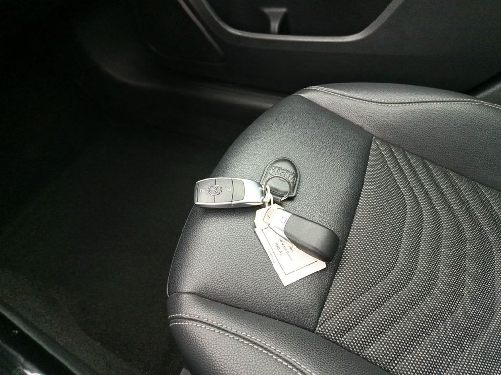 MERCEDES CLASSE A DIESEL (W177) A 200 d 150hp Business Line 5d photo