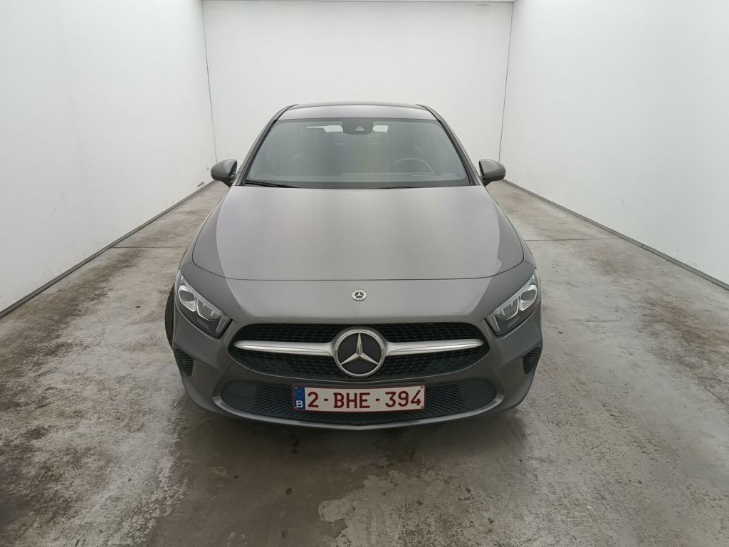 Mercedes-Benz A-Klasse Limousine A 180d Business Solution Aut. 4d photo