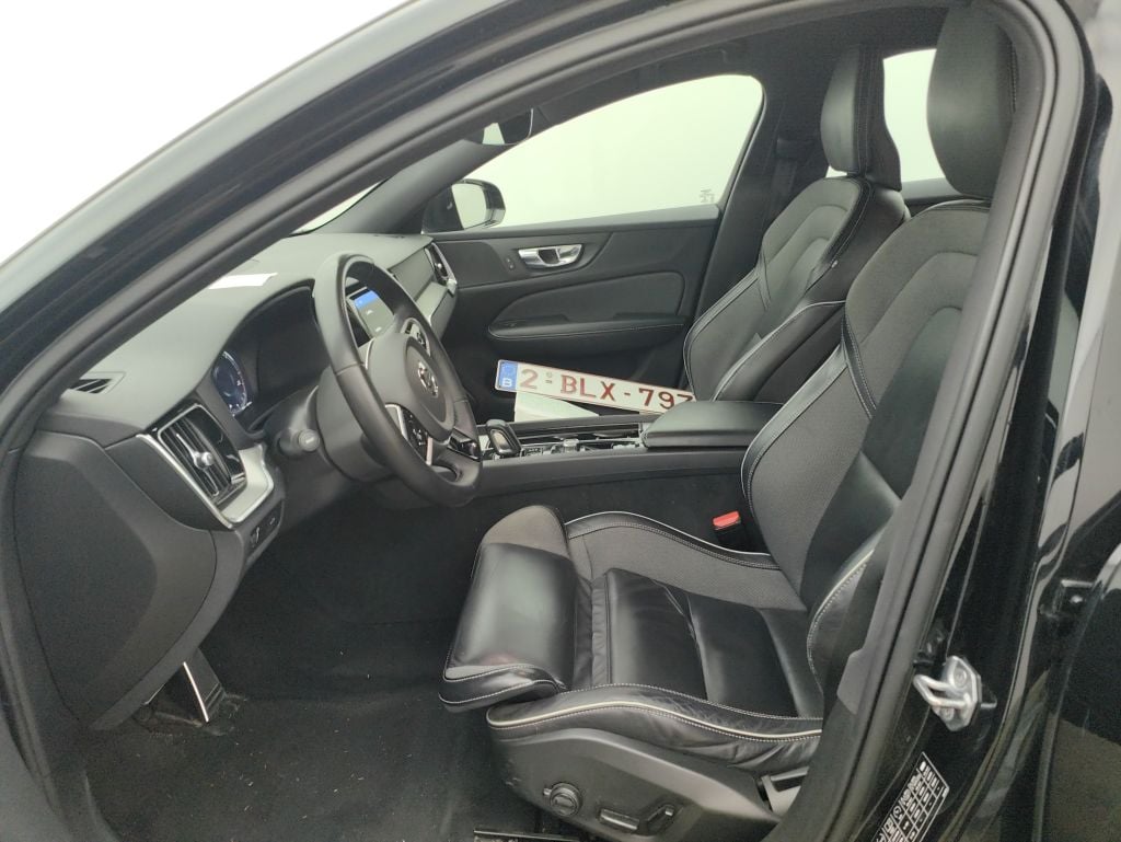 Volvo V60 B4 D R-Design Aut. 5d photo