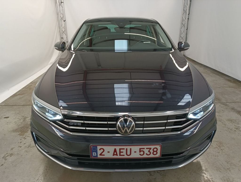 Volkswagen Passat 1.4 TSI GTE Business DSG 4d photo