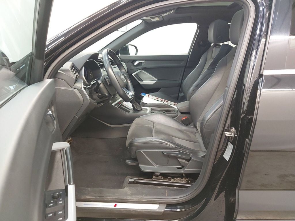 Audi Q3 Sportback 35 TDI S tronic S Line Business Ed 5d photo