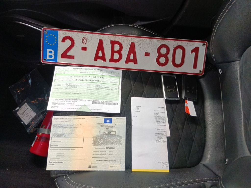 Renault Scénic TCe 140 EDC GPF Black Edition 5d photo