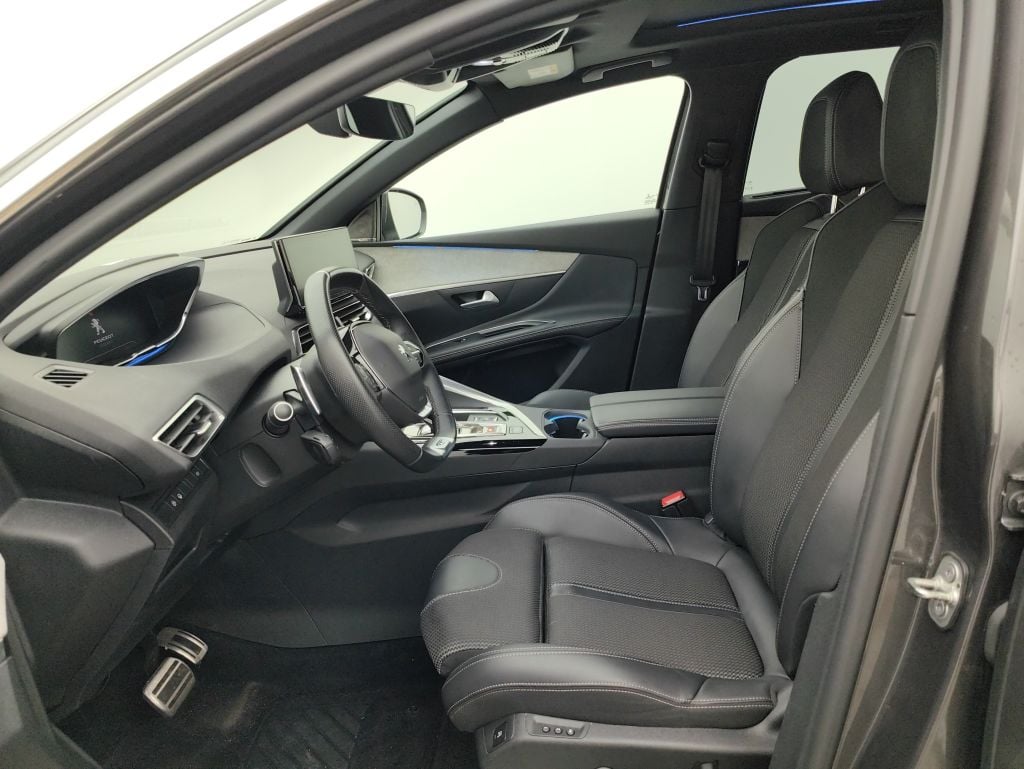 PEUGEOT 5008 DIESEL - 2021 2.0 BlueHDi 177 GT 5d photo