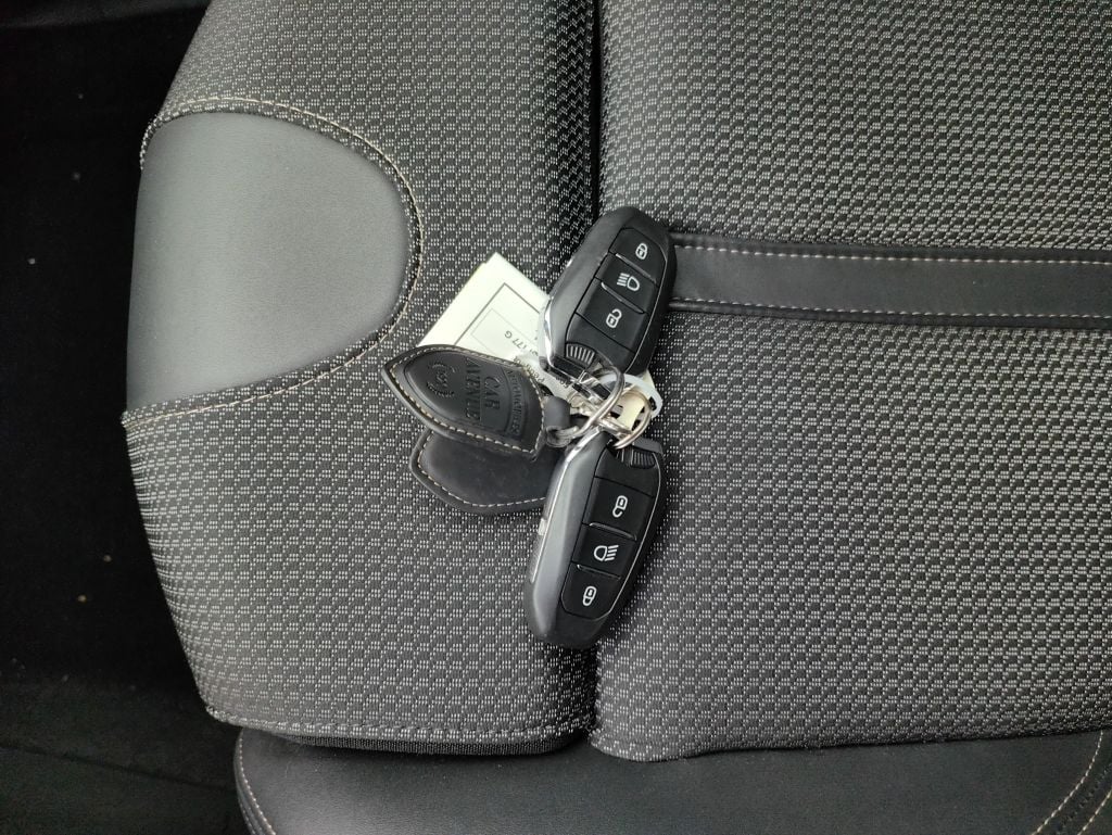 PEUGEOT 5008 DIESEL - 2021 2.0 BlueHDi 177 GT 5d photo