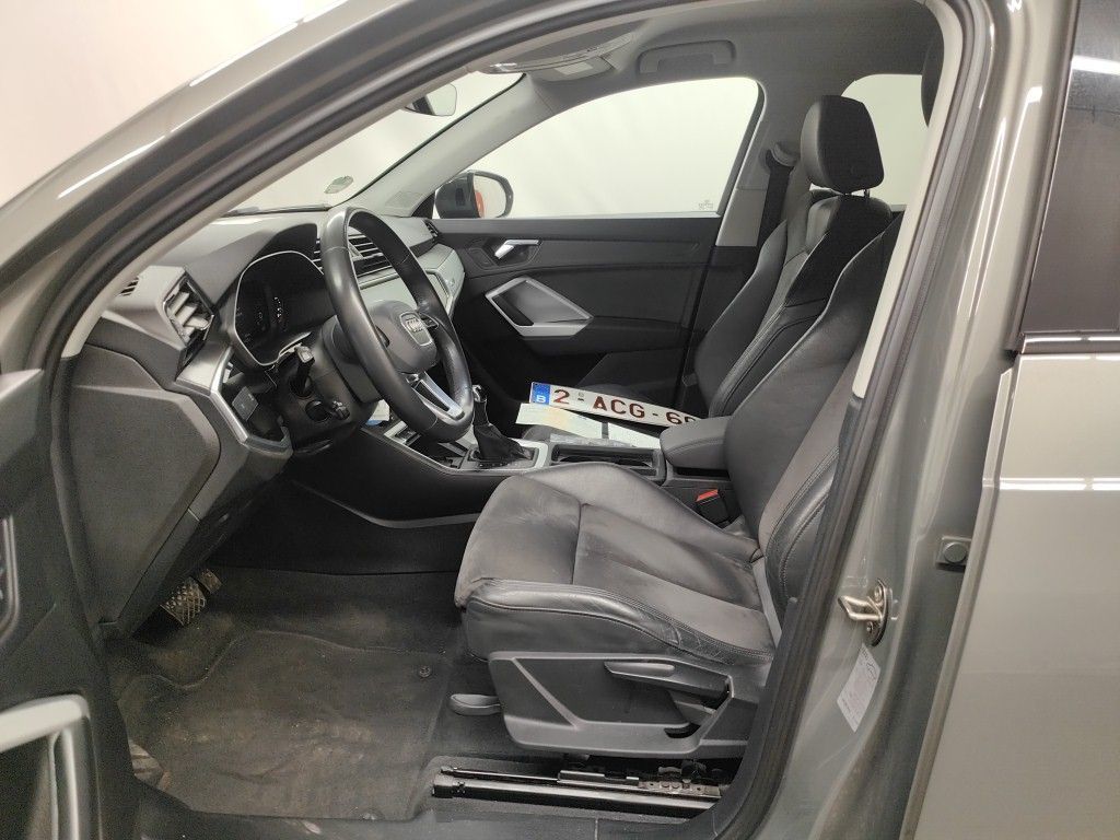 Audi Q3 35 TDI S tronic S line Business Edition 5d photo