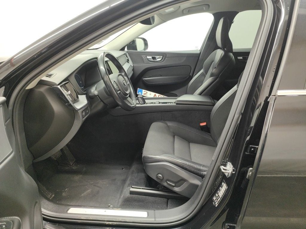 Volvo XC60 B4 D Geartronic Momentum Pro 5d photo