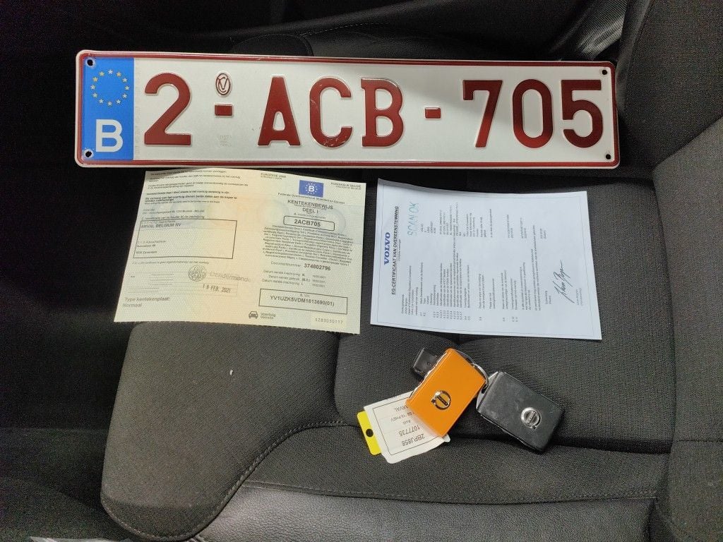 Volvo XC60 B4 D Geartronic Momentum Pro 5d photo