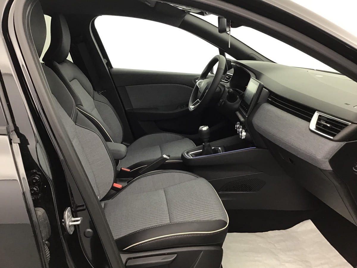 Renault Clio Techno TCe 90 photo