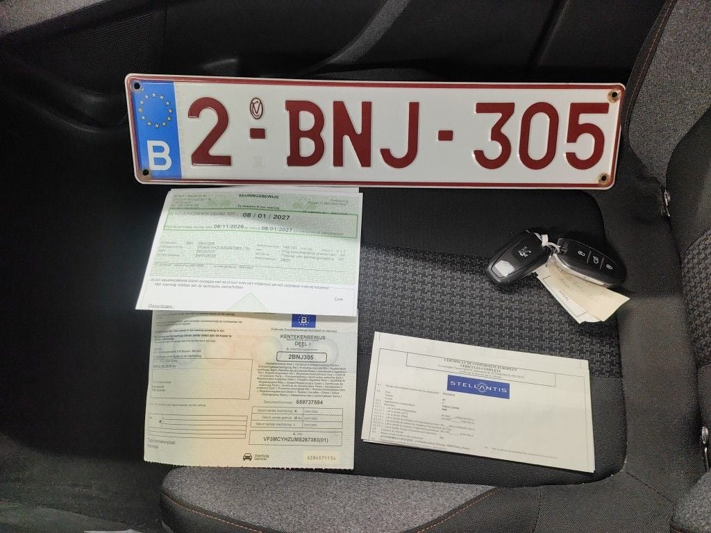 Peugeot 3008 1.5 BlueHDi 96kW S&S EAT8 Active Pack 5d photo