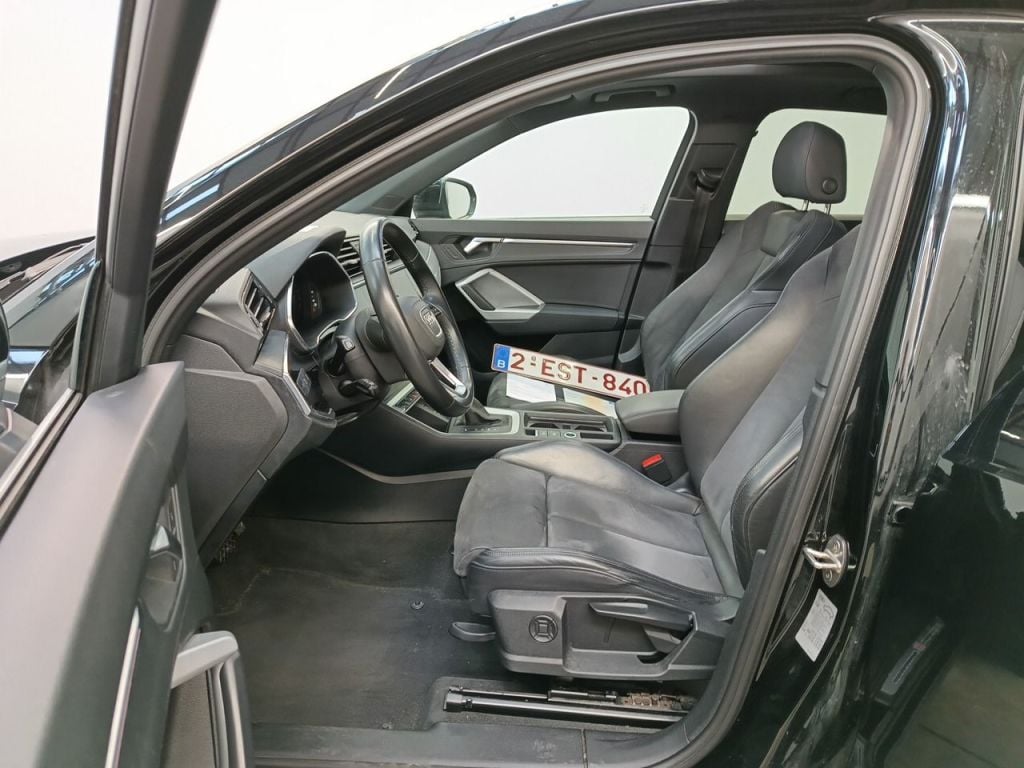 Audi Q3 45 TFSI e S tronic S Line 5d photo