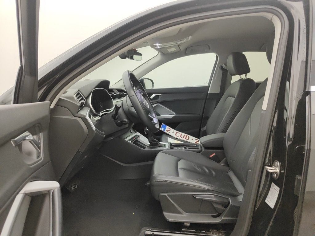 Audi Q3 Sportback 35 TDI S tronic S Line Business Ed 5d photo