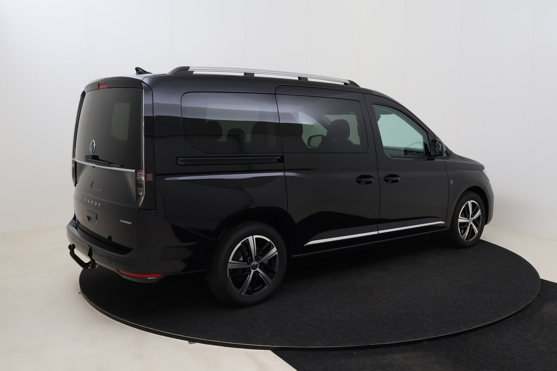 Volkswagen Caddy Maxi Style 5pl eHybrid 115 hp DSG 6 photo