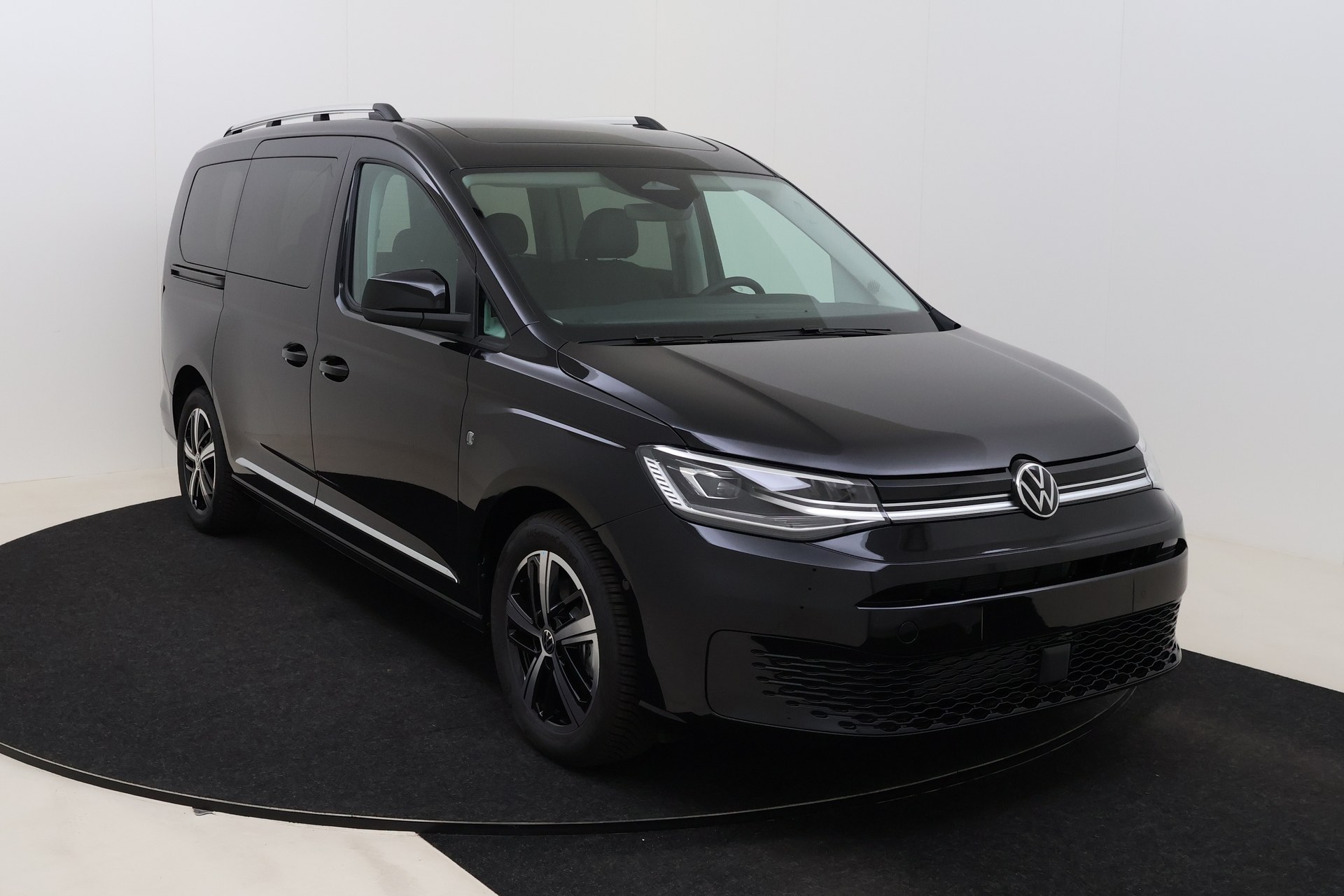 Volkswagen Caddy Maxi Style 5pl eHybrid 115 hp DSG 6 photo
