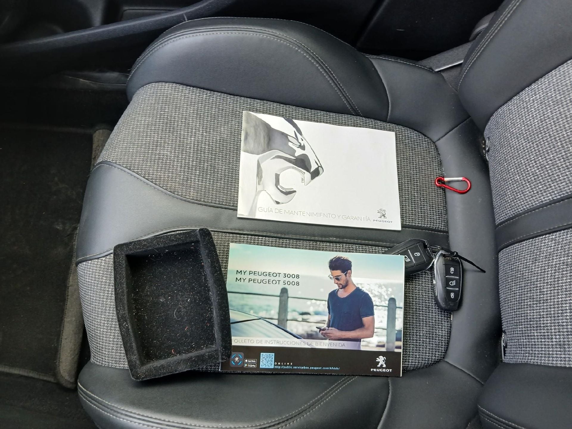 PEUGEOT 3008 Hybrid / 2016 / 5P / todoterreno 225 e-EAT8 Allure photo