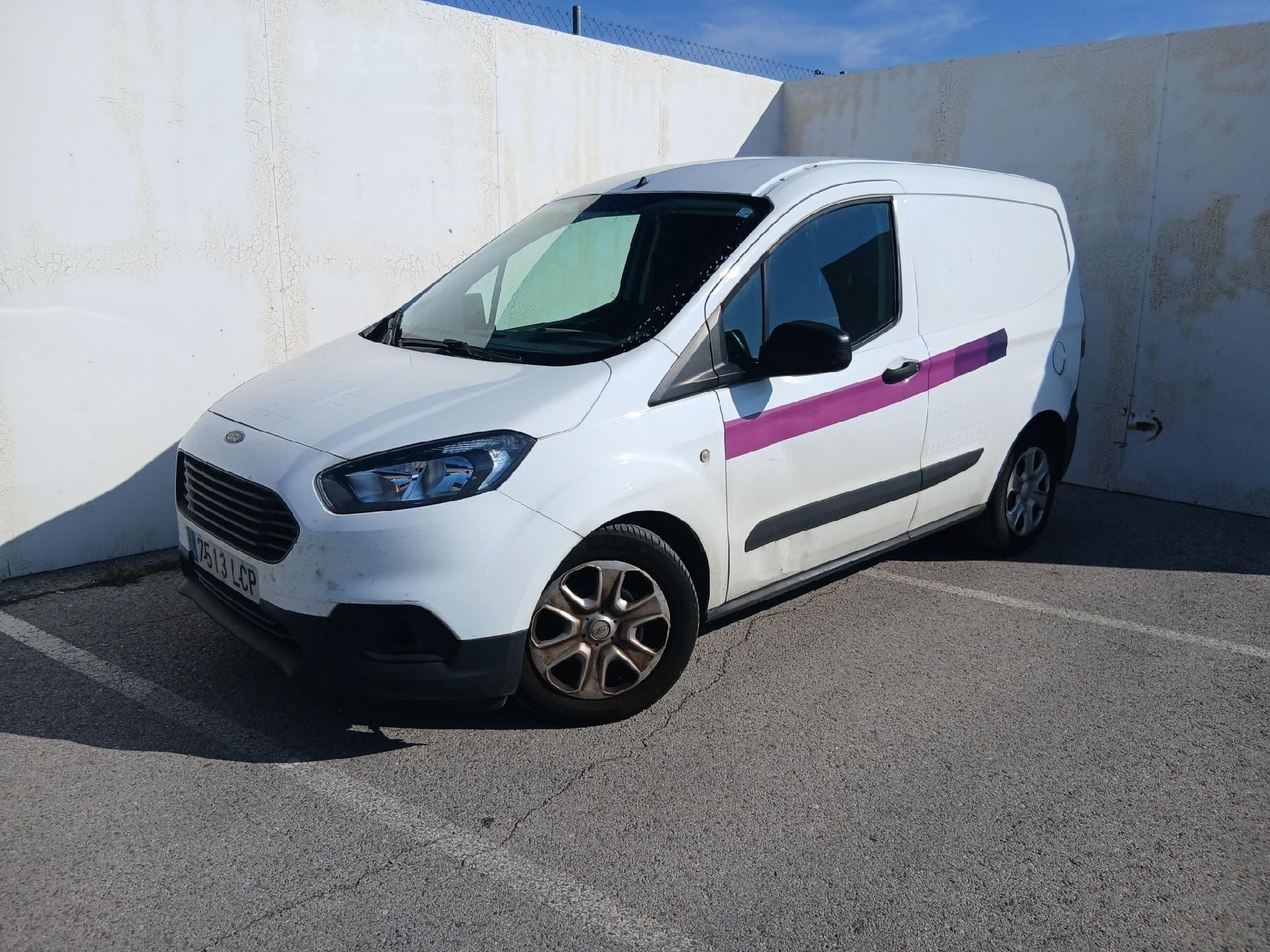 FORD Transit Courier/2014/4P/furgón der.turis Van 1.5 TDCi 56kW Trend